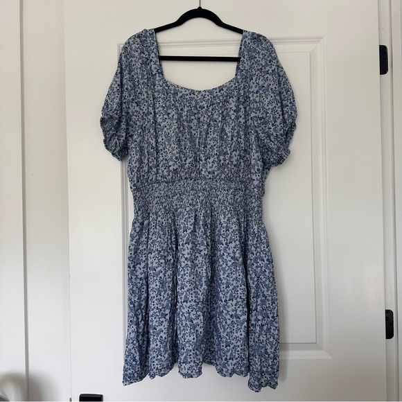 Old Navy 2X Mini Floral Smocked Dress in Blue Ditsy Floral Print - Flirty Boho - Picture 3 of 9